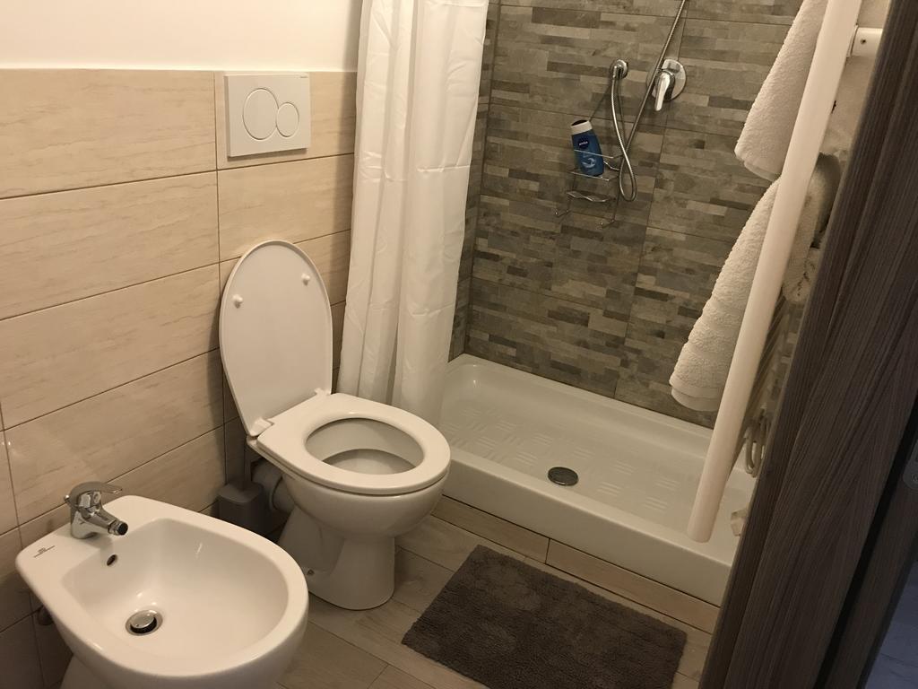 Guest House Montenegro La Spezia Ngoại thất bức ảnh