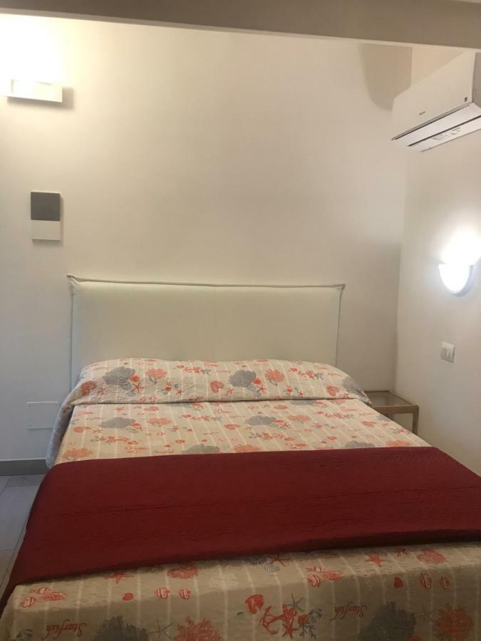 Guest House Montenegro La Spezia Ngoại thất bức ảnh